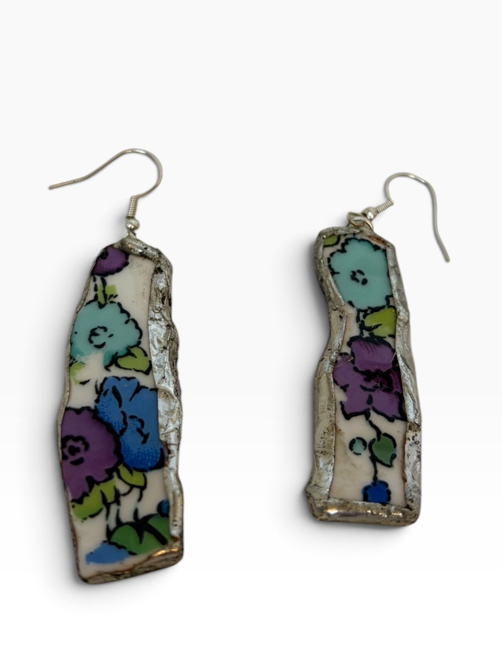 Grainsborough Staffordshire Porcelain Earrings – Silver‑Plated Floral